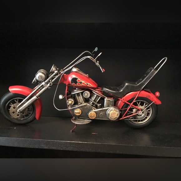 Harley Davidson Motorcycle. Collectable Metal. NEW - Picture 5 of 9